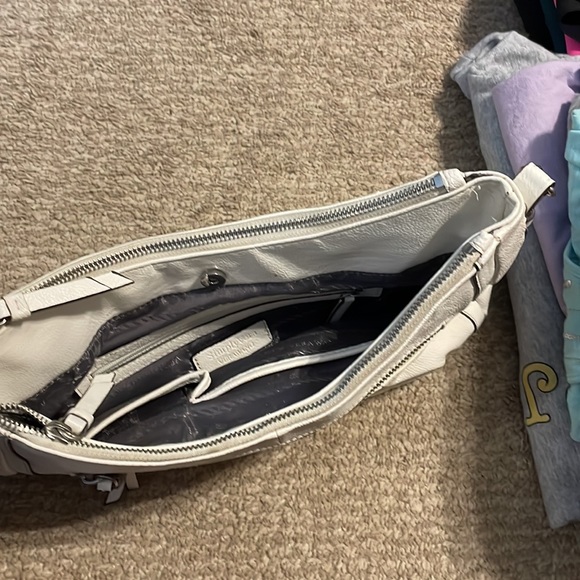 Vera Wang White Purse - Picture 3 of 3